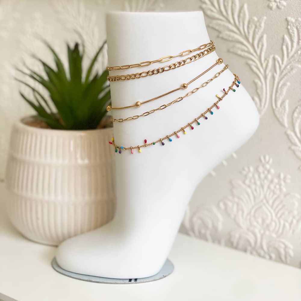 Anklets: A Fusion of South Asian Heritage and Modern Summer Fashion